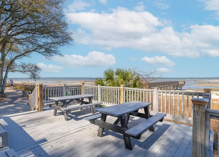 Peaceful Treetop Condo - 2Br/2Ba