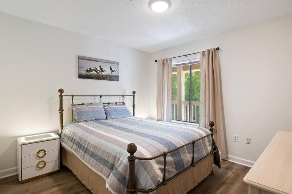 Peaceful Treetop - 2br/2ba *
